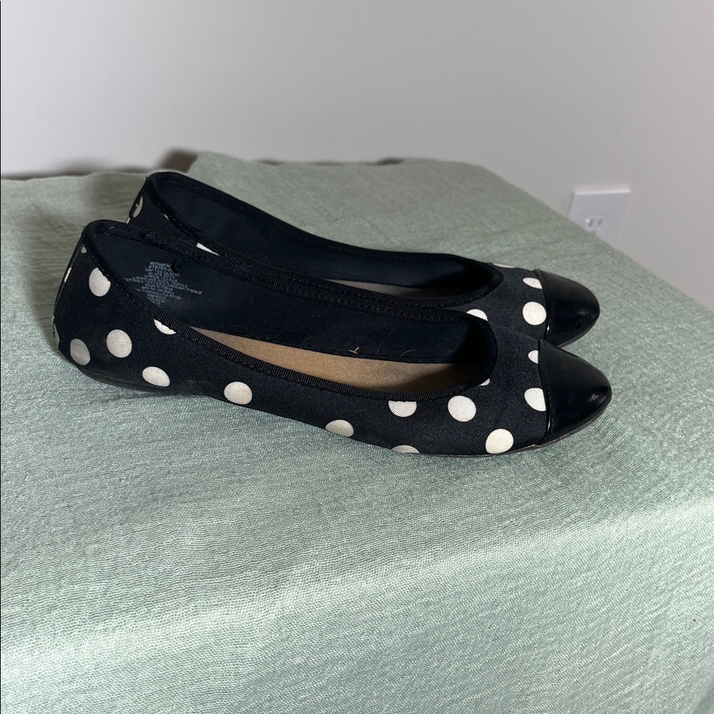 Old Navy Black and White Polka Dot Flats - Picture 3 of 5